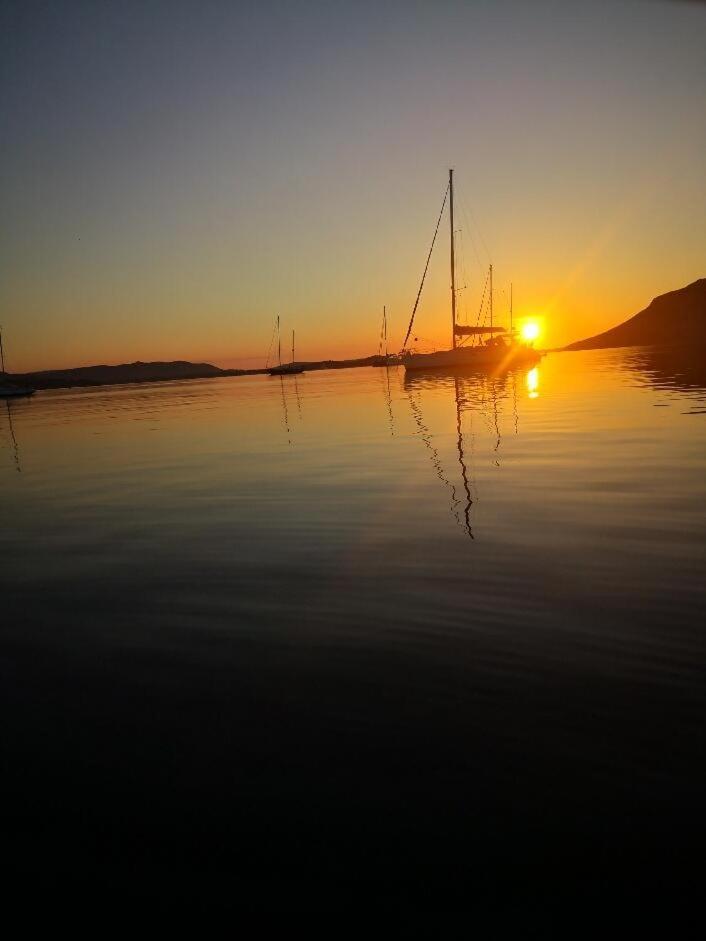 Stlocavoile 4, Bateau Seuls A Bord Hotel ปอร์โต-เวคคีโอ ภายนอก รูปภาพ